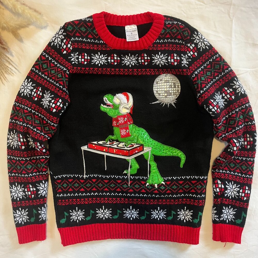 Ugly Sweater, Small but is more like (14-16)